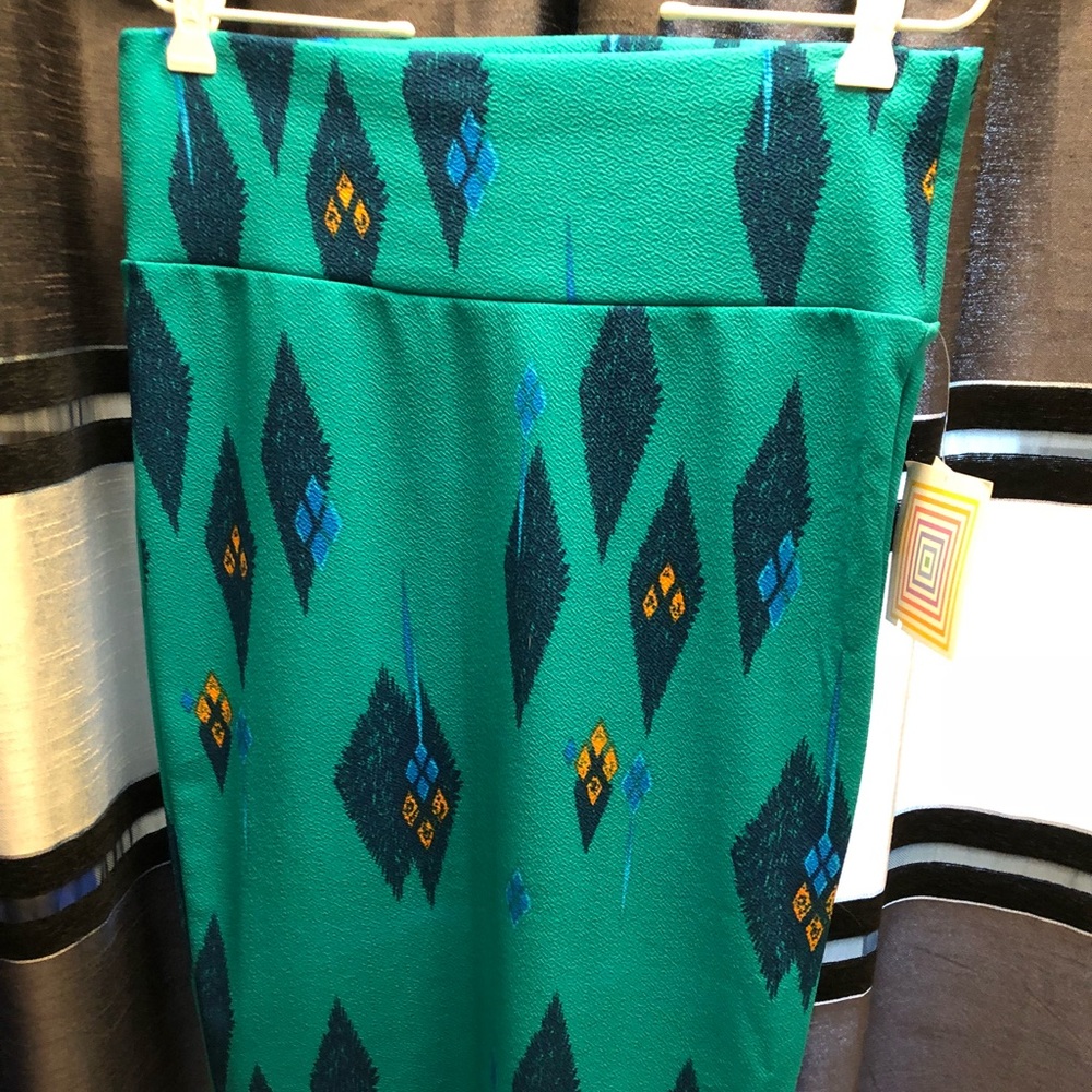 BNWT LulaRoe Cassie Skirt Medium